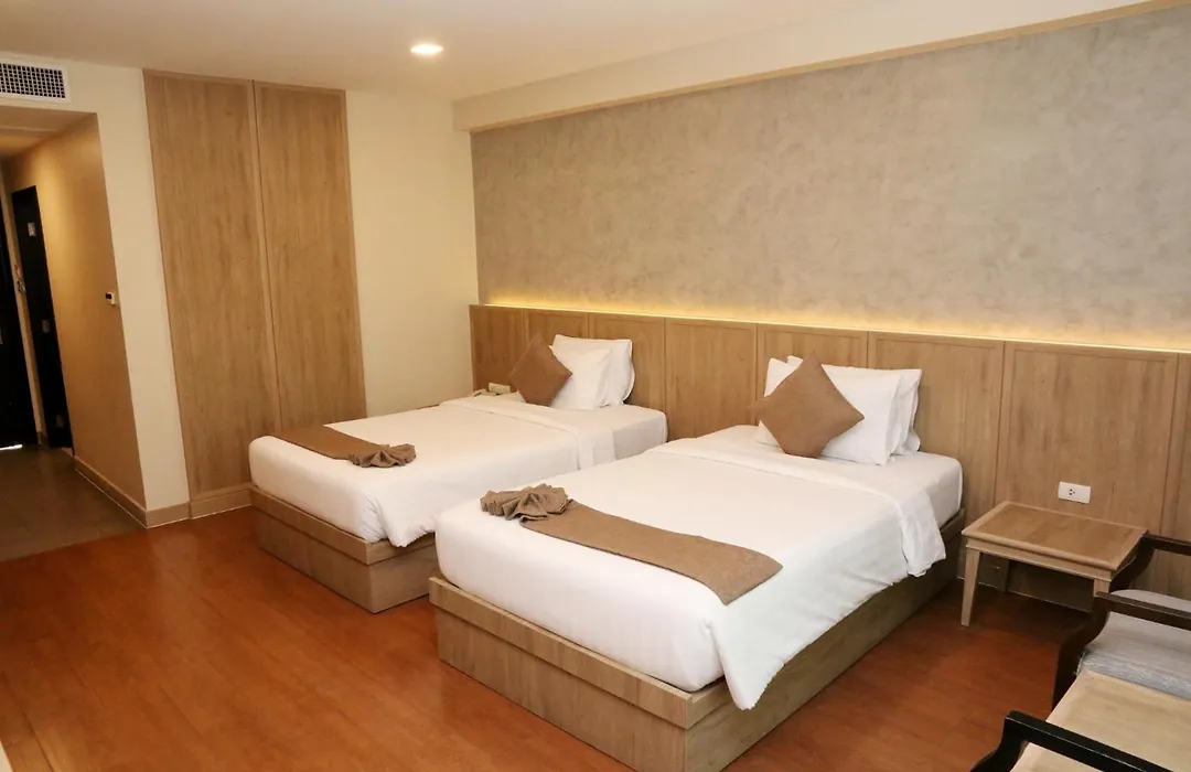 Crystal Palace Luxury Hotel Pattaya-1