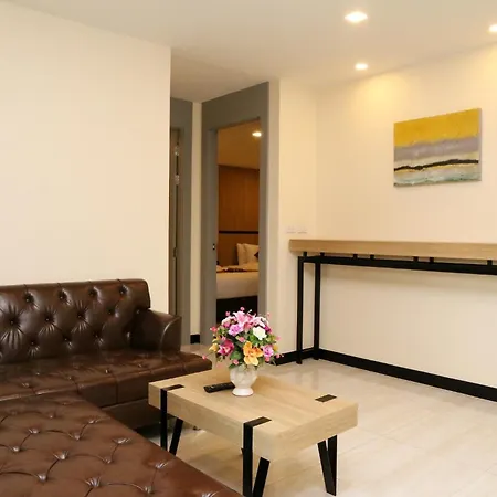 Crystal Palace Luxury Hotel Pattaya-3